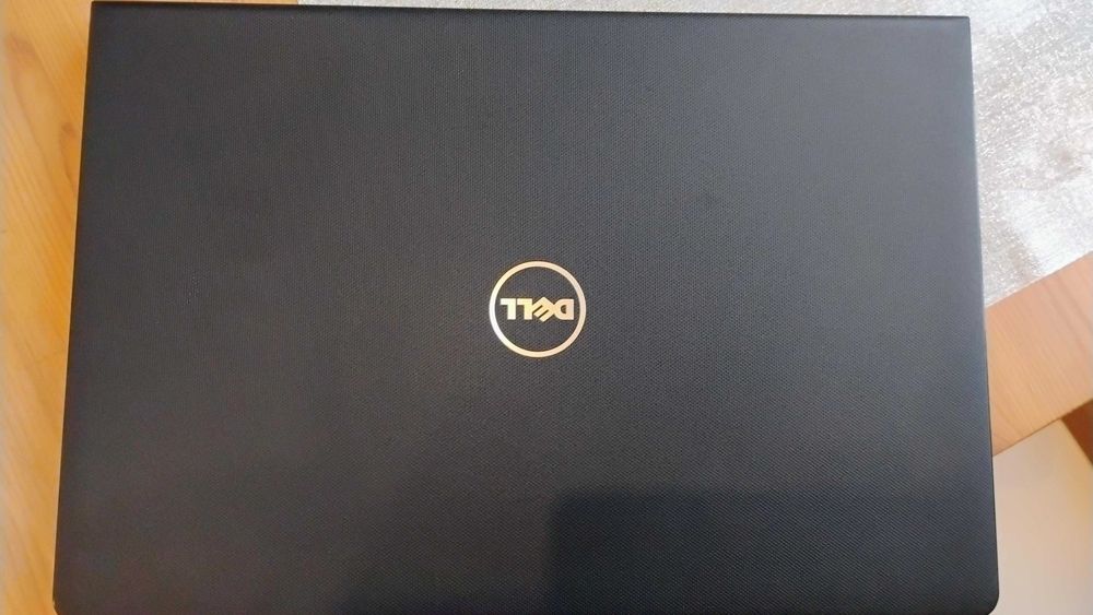 Laptop Dell  Vostro 15  3000 series  intel core i5 256 GB