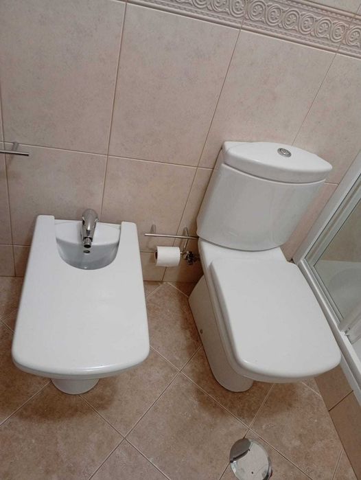 Sanita e bidé WC em muito bom estado