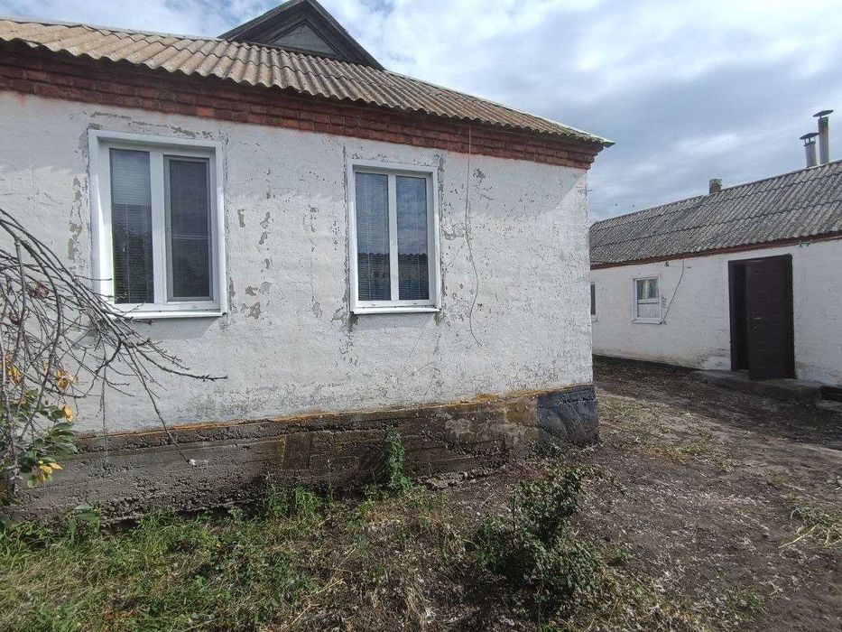 Продам будинок с.Лиман та жила літня кухня 2 кімнати. Змїївський район