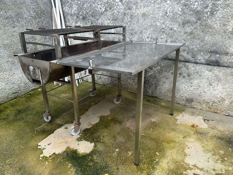 Churrasqueira toda em inox como nova  impecável