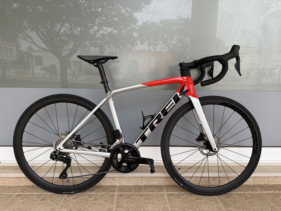Bicicleta de estrada Trek - Di2 - Rodas carbono
