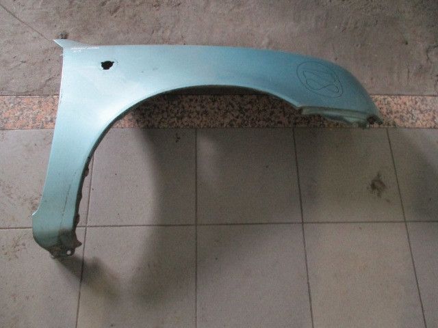 Guarda-lamas direito NISSAN Micra II (K11)