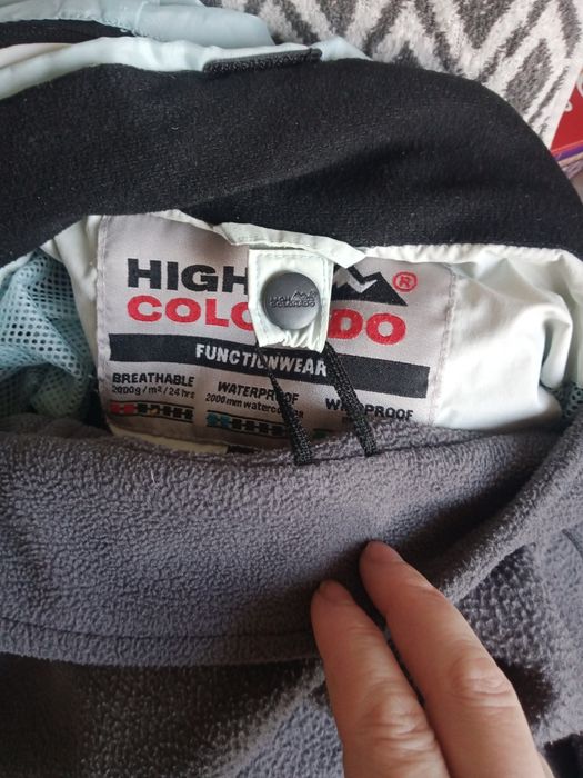 Продам спортивную куртку