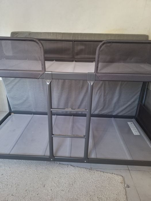 Cama beliche  . retira em Sintra