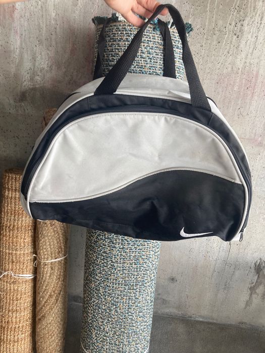 Saco de desporto NIKE preto e cinza