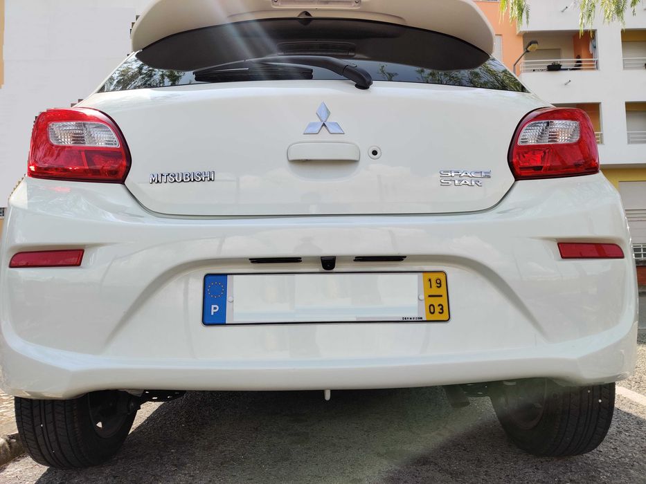 Mitsubishi Space Star: Instalação camera marcha atrás