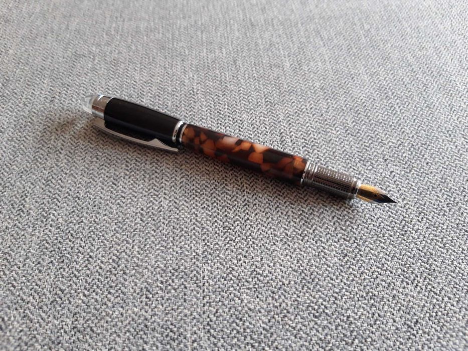 Caneta de tinta permanente MONTBLANC