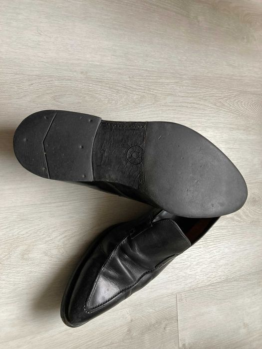 sapatos em pele pretos pollini - 42
