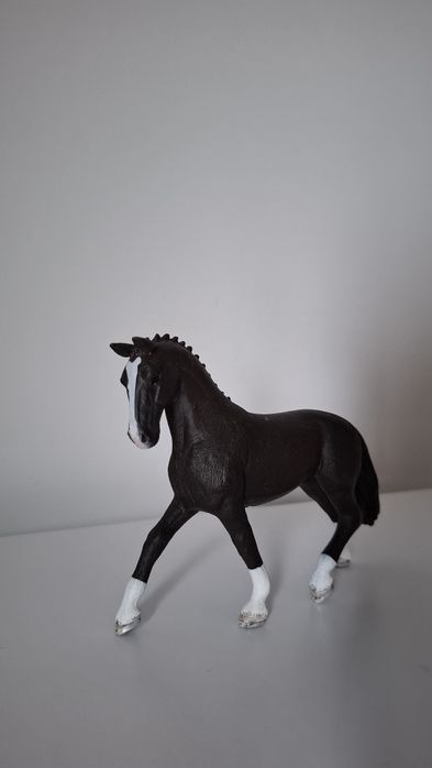 Продаю коня Schleich