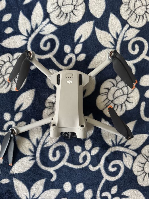Drone dji mini 3508379430483415042