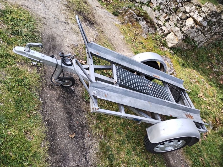 Reboque para 2 motas