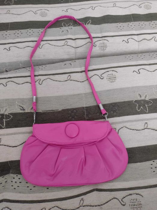 Różowa torebka..
