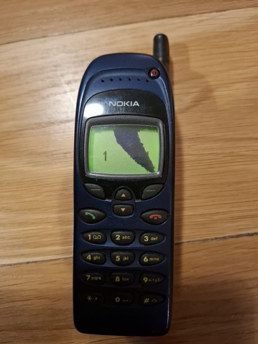 Nokia 6150 SAT - klasyczna cegła włacza się