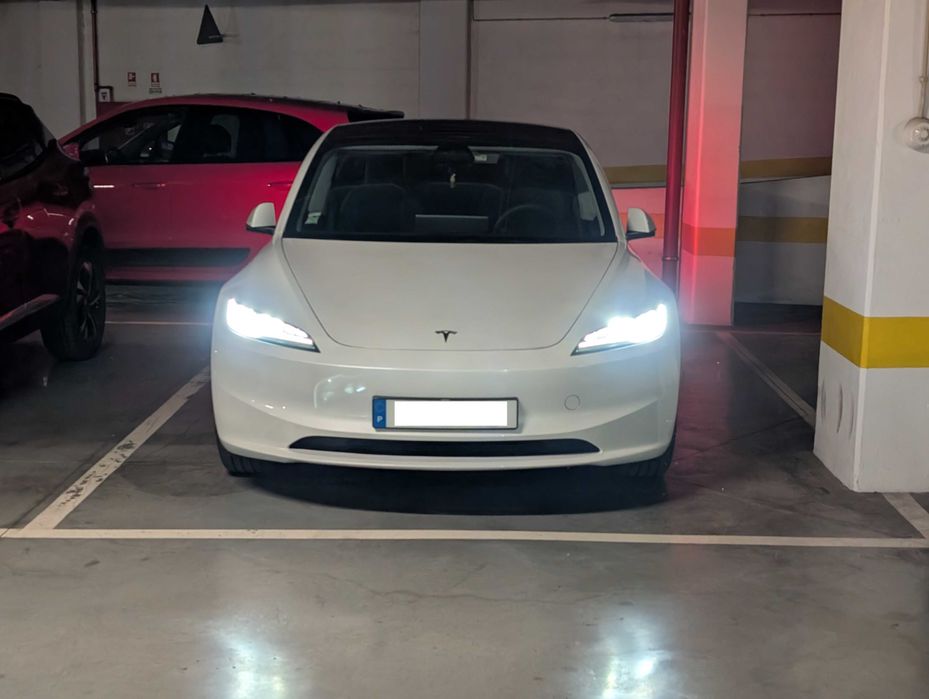 Parqueamento de 17 m2 | Restelo