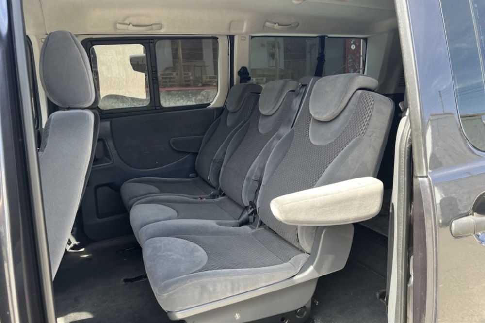 Продам сімейний , справний автомобіль