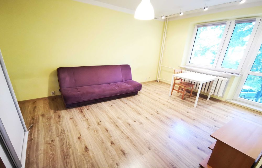 2 pok-Ursynów-50m-ul. Hirszfelda-bardzo ciche-metro Natolin-park