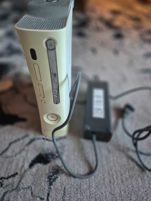 Spdzedam  używany xbox 360