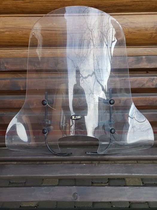 Вітрові скла для скутерів Piaggio,Aprilia,Malaguti, Honda.кріплення.