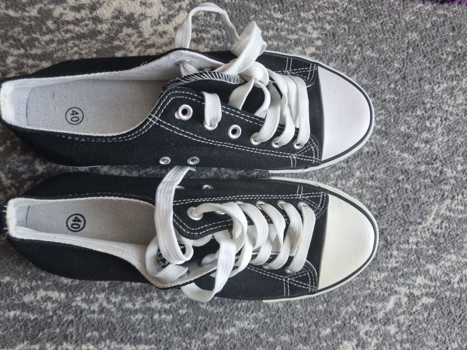 Trampki czarne uniwersalne