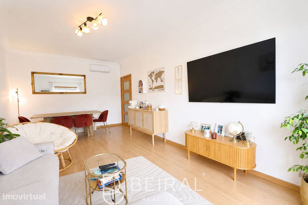 Apartamento T2 às portas de Lisboa, com varanda, vista e estacionamen