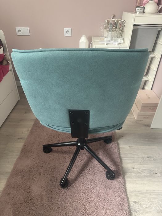 Krzesło biurowe, tapicerowane.