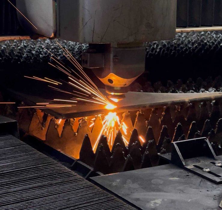 Лазерна різка металу/труб, гнуття, зварювання та порошкове фарбування