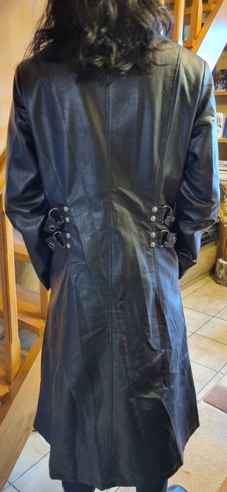 Płaszcz skórzany z krzyżem
