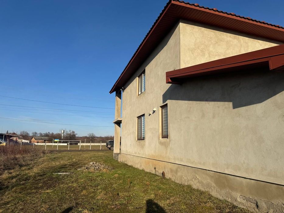 Продається двоповерховий сучасний житловий будинок в Коломиї