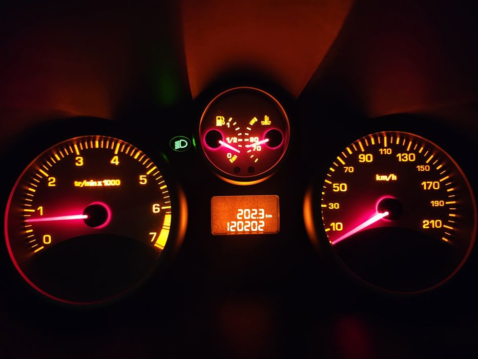 Peugeot 206+,1. 1 gasolina