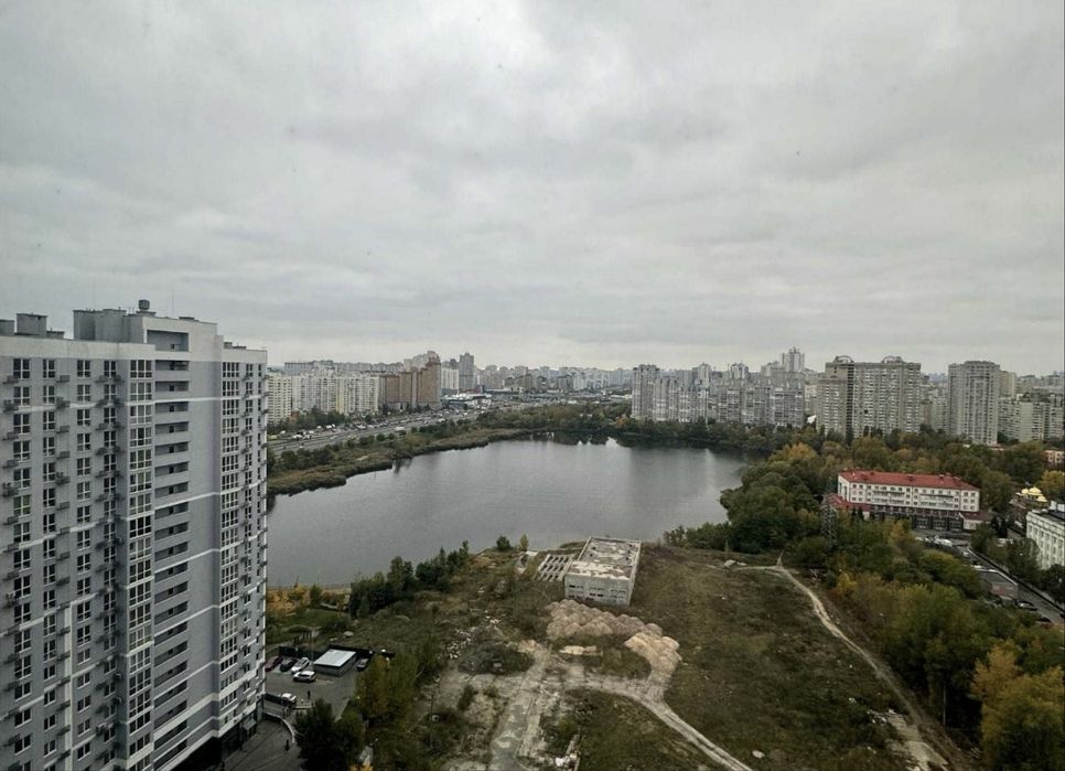 Продаж 2-кв від ВЛАСНИКА ЖК « Лебединий» вул. Ревуцького, 40-В метро