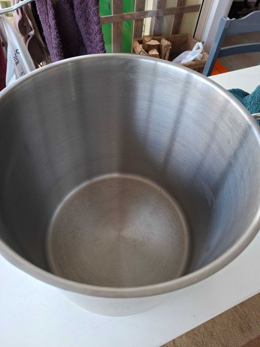 Panela grande de 35l de capacidade