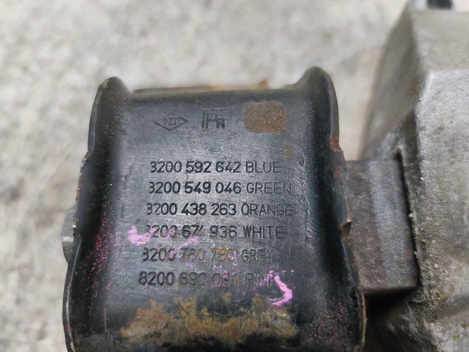 Renault Scenic II 1.5 DCI Łapa Silnika Poduszka