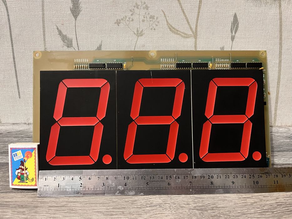 Великий світлодіодний дисплей цифри