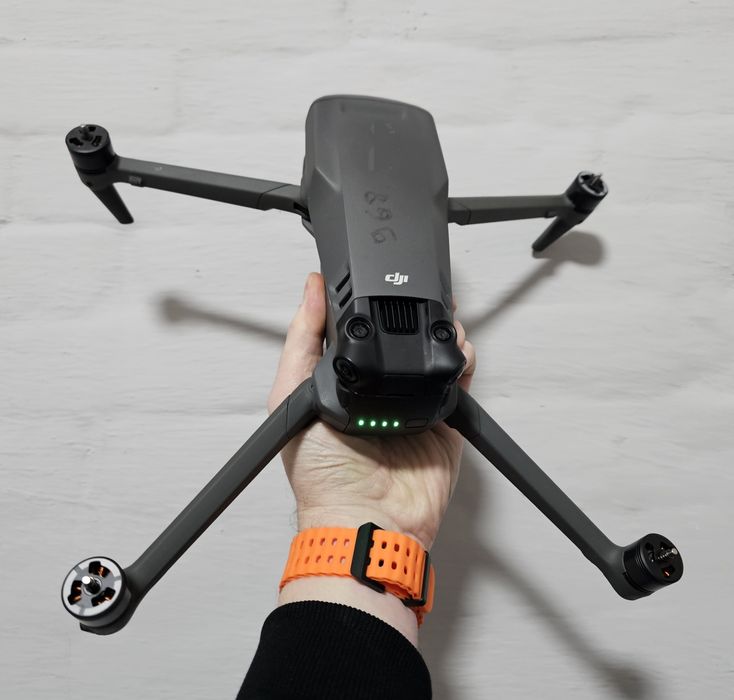 Дрон, квадрокоптер- DJI Mavic 3 Pro + пульт + АКБ