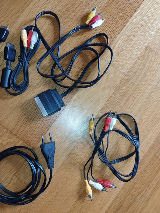 Lote de Cabos de PlayStation 1 ou 2 e cabos DVD