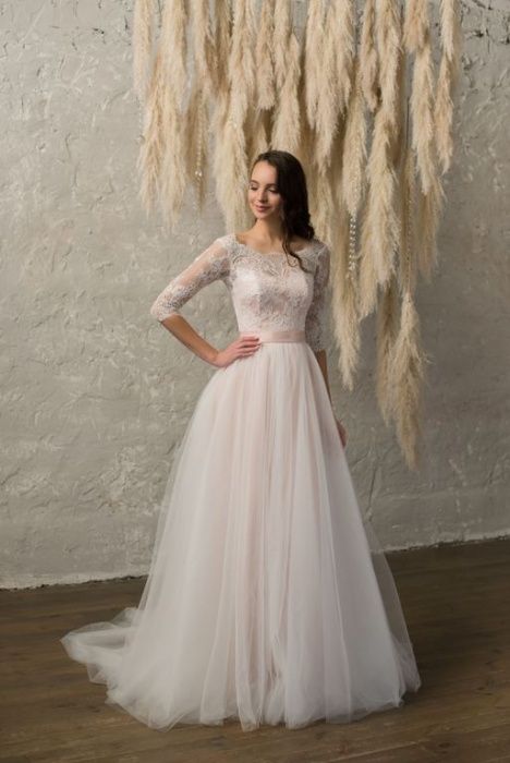 продам весільну сукню