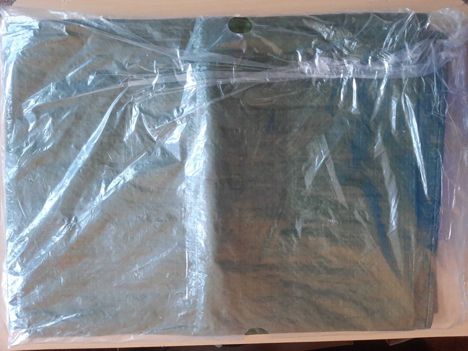 Mata Plandeka  płacha ochronna ogrodowa na płot  przeciwdeszczowa