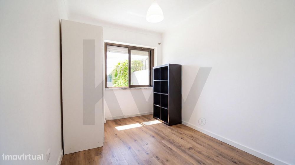 Apartamento T3 em Queluz | 73 m2 + 41 m2 de Área Dependente