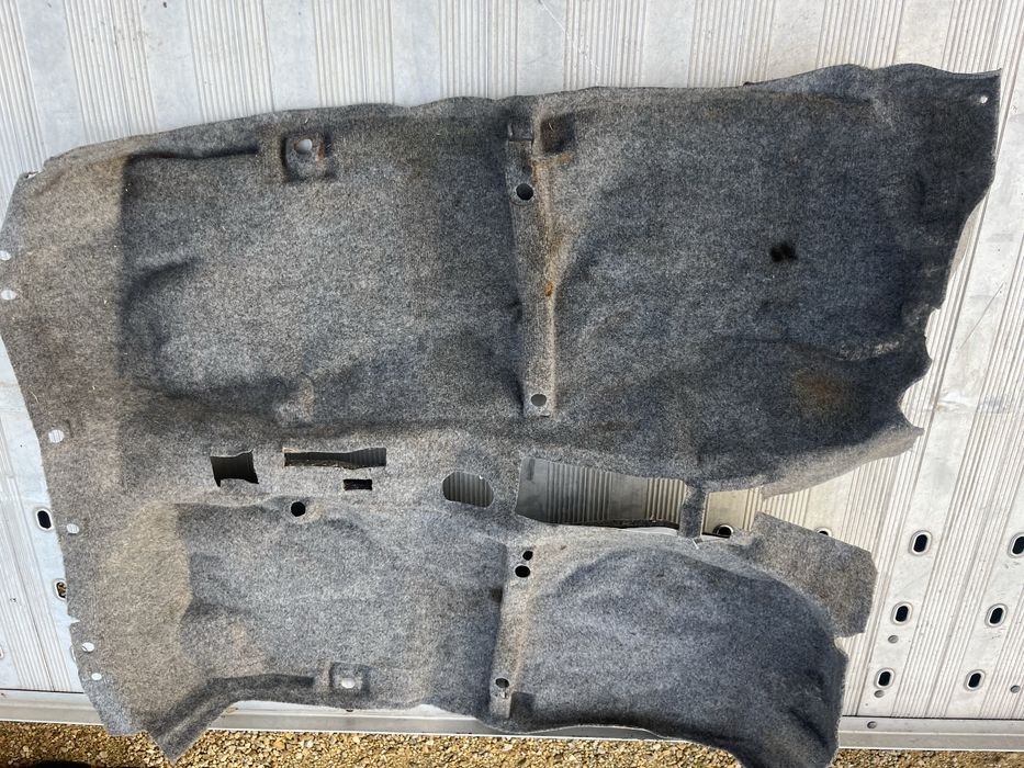 Suzuki jimny tapicerka wykladzina podloga