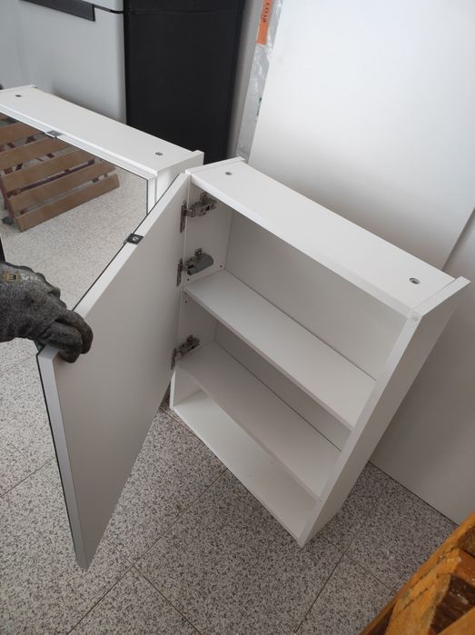 Espelho com arrumação WC