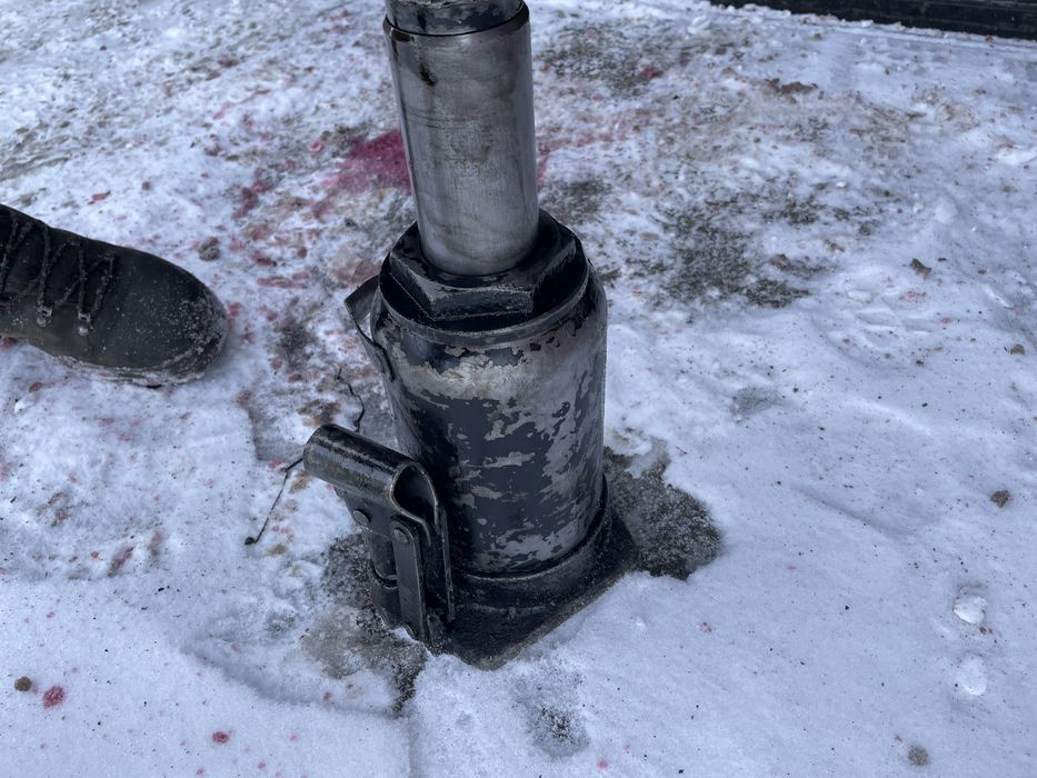 Продам домкрат 20т