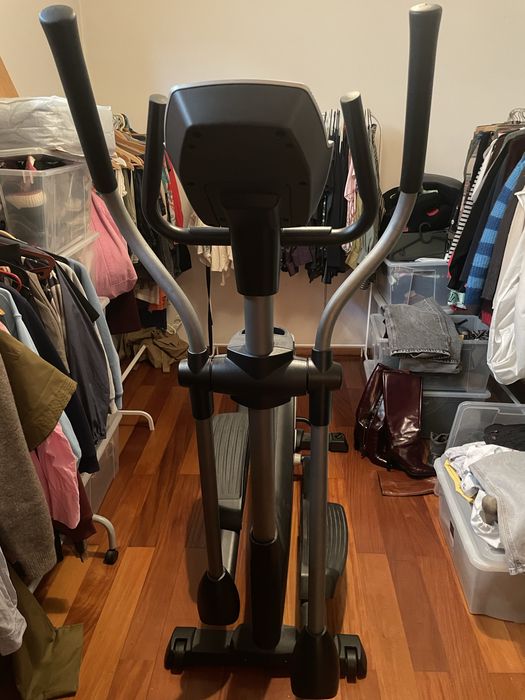 Eliptica norditrack E 4.1 com o cabo de alimentação como nova