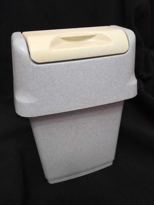 Контейнер для мусора с поворотной крышкой Curver 1 л