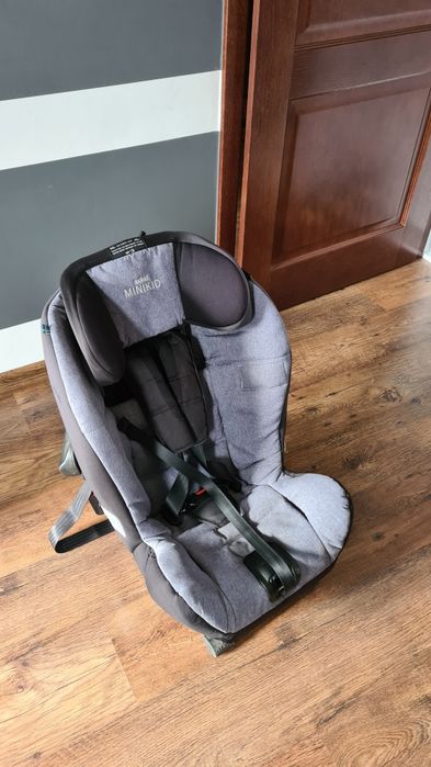 Fotelik samochodowy Axkid Minikid 9-25 kg