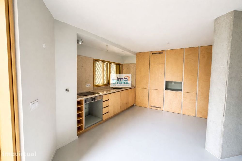 Moderno apartamento T2 - Centro de Leiria - com parqueamento interior