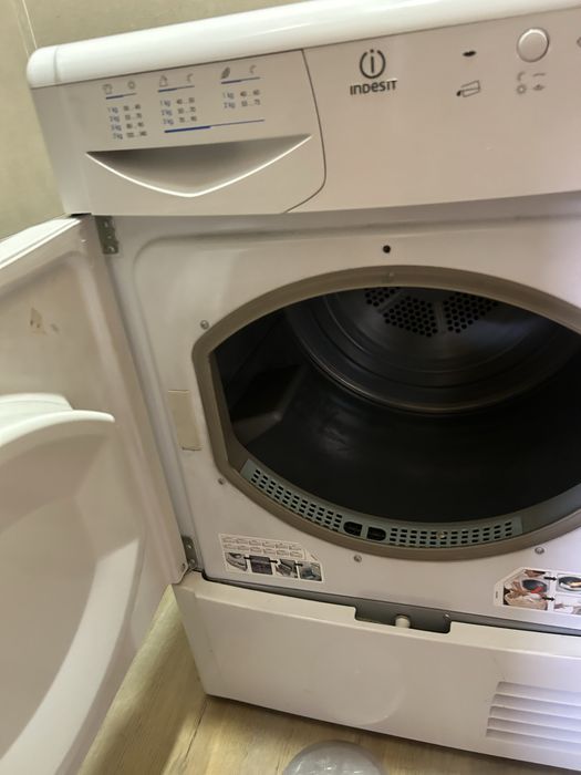 Maquina de secar INDESIT bomba de calor