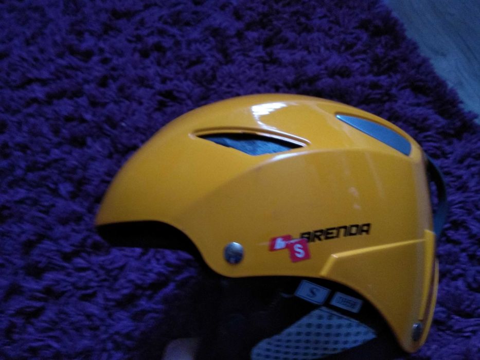 Kanarkowy kask BRENDA na narty lub snowbord