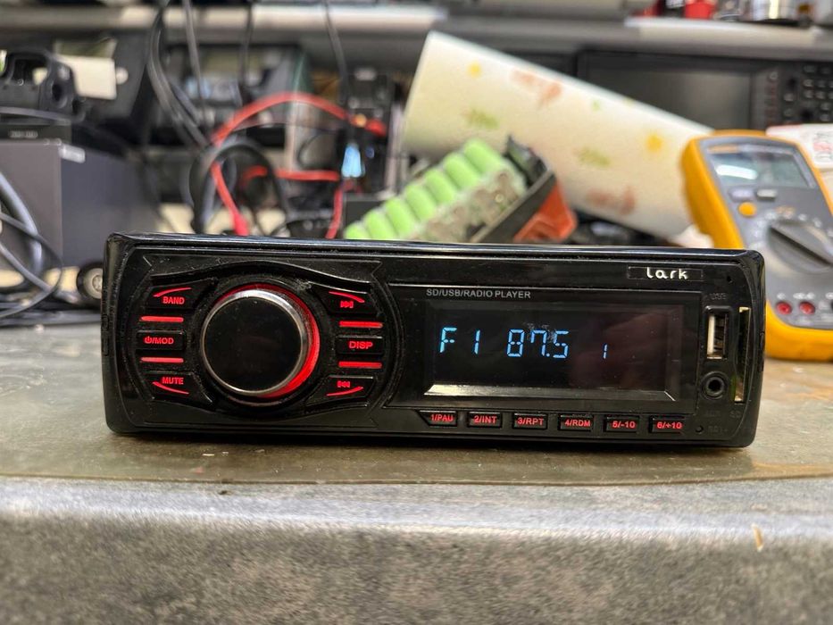 Radio CD Usb Sd Lark CR4200