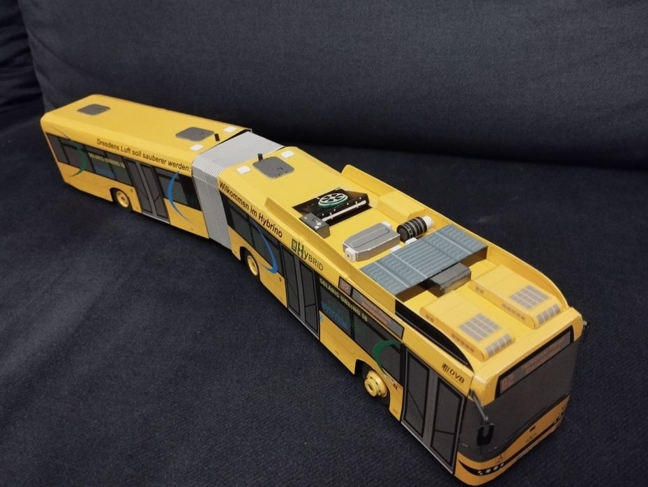 Model kartonowy duży autobus miejski Solaris Urbino 18  skala 1:43- ta