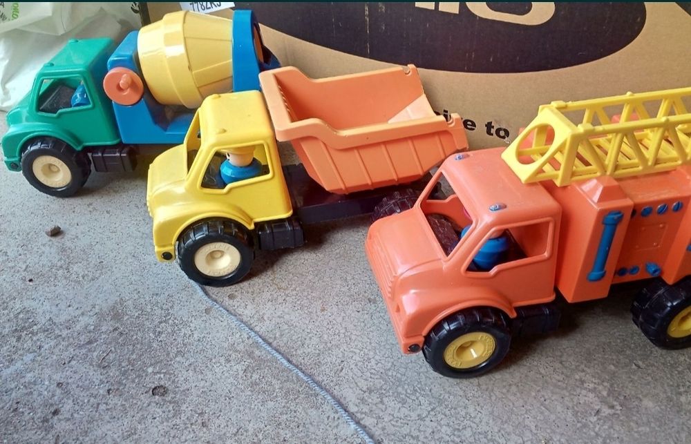 Battat zestaw 3 pojazdów dla maluchów lepsze jak bruder